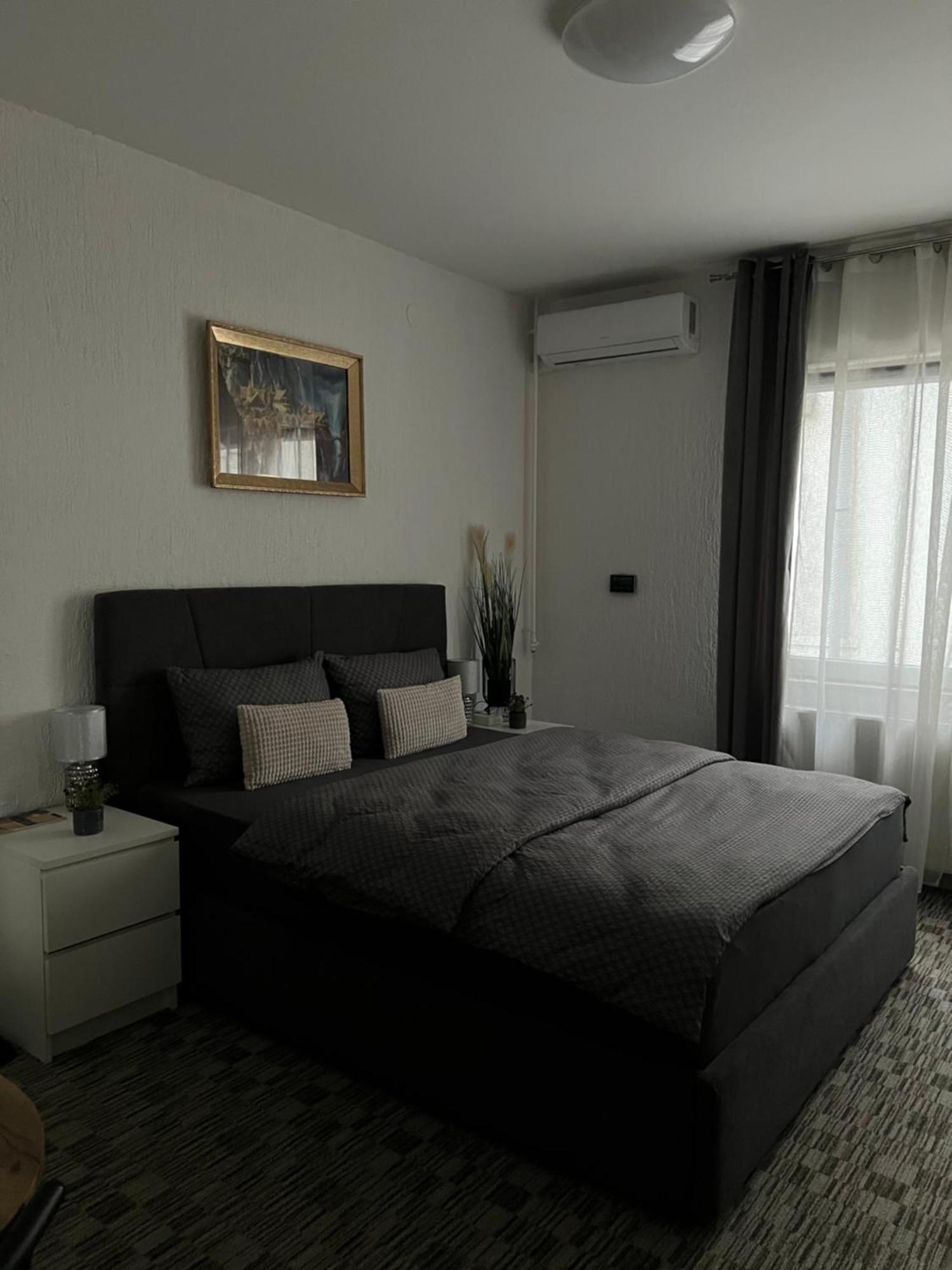 Luxrooms - Hotel Type With Private Jacuzzi Bjelovar Extérieur photo