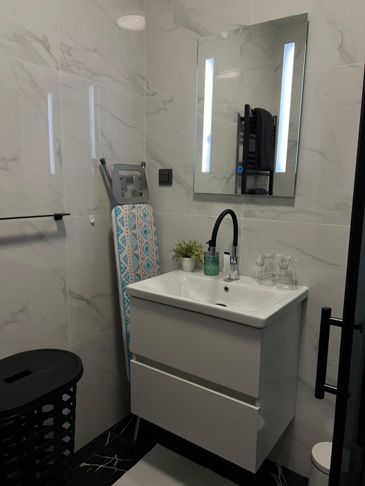 Luxrooms - Hotel Type With Private Jacuzzi Bjelovar Extérieur photo