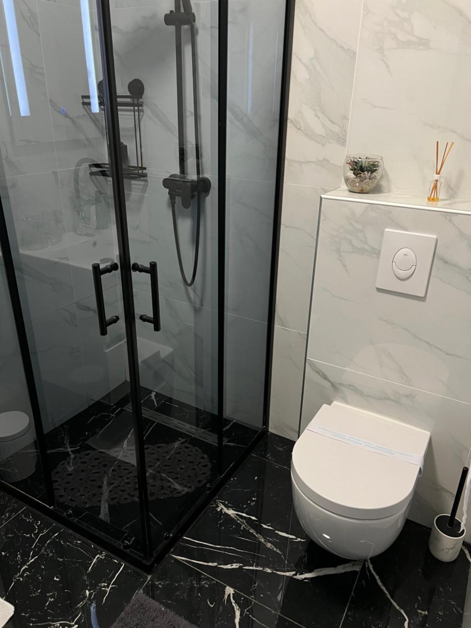 Luxrooms - Hotel Type With Private Jacuzzi Bjelovar Extérieur photo
